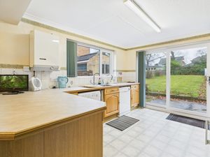 Kitchen- click for photo gallery